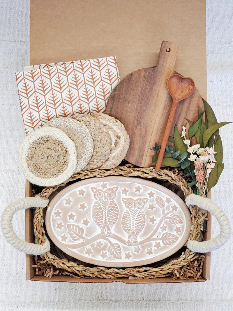 Oval Bread Warmer Gift Box With Round Wooden Board and Spoon