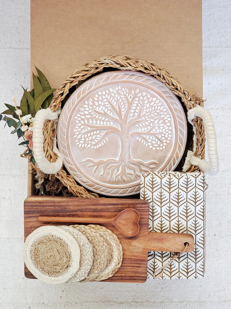 Round Bread Warmer Gift Box With Rectangular Wooden Board and Spoon