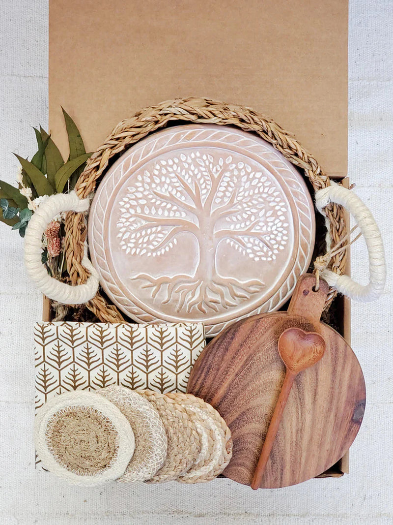 Round Bread Warmer Gift Box With Round Wooden Board and Spoon